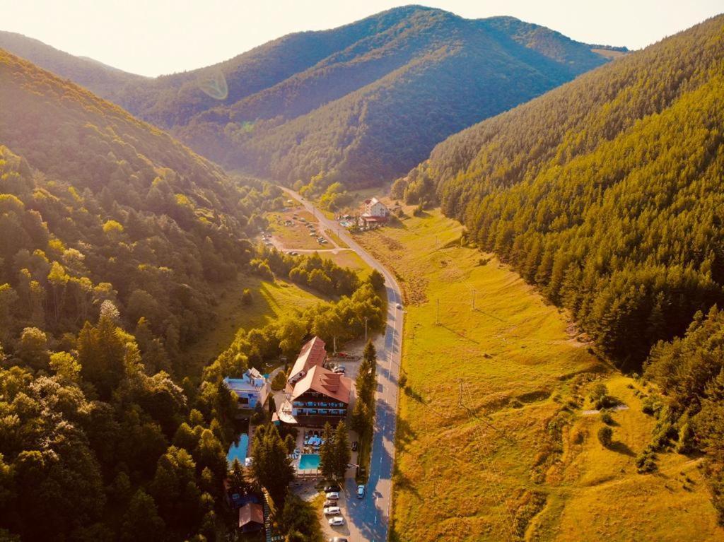 Pensiunea Mai Răşinari Exterior foto