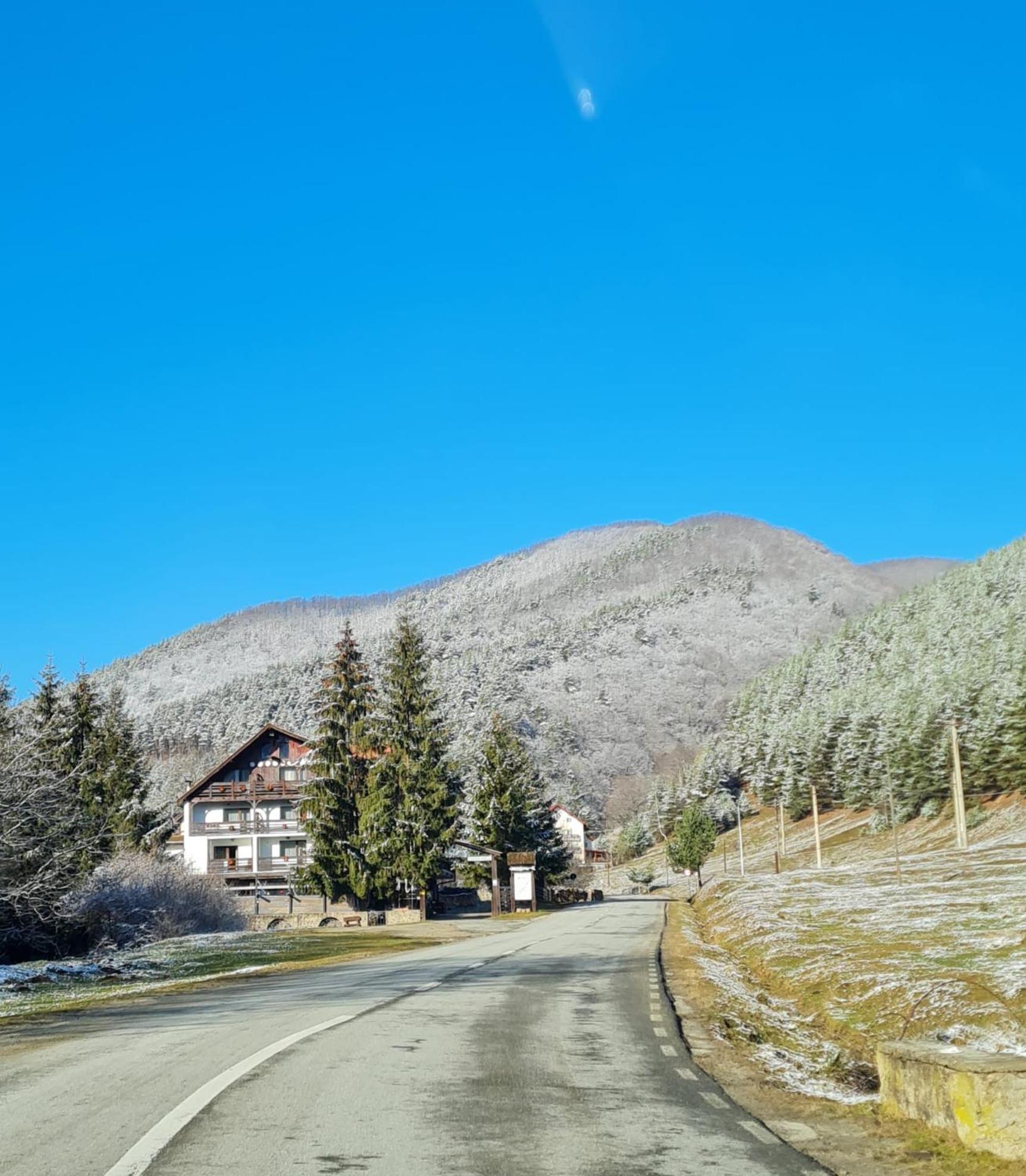 Pensiunea Mai Răşinari Exterior foto