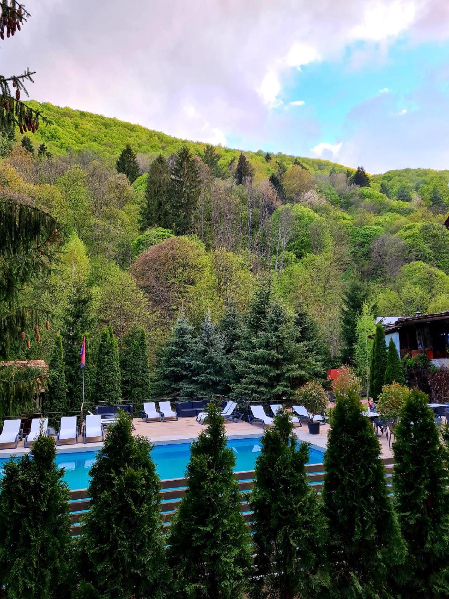 Pensiunea Mai Răşinari Exterior foto