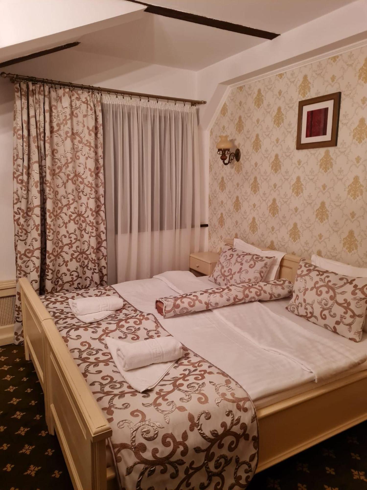 Pensiunea Mai Răşinari Exterior foto