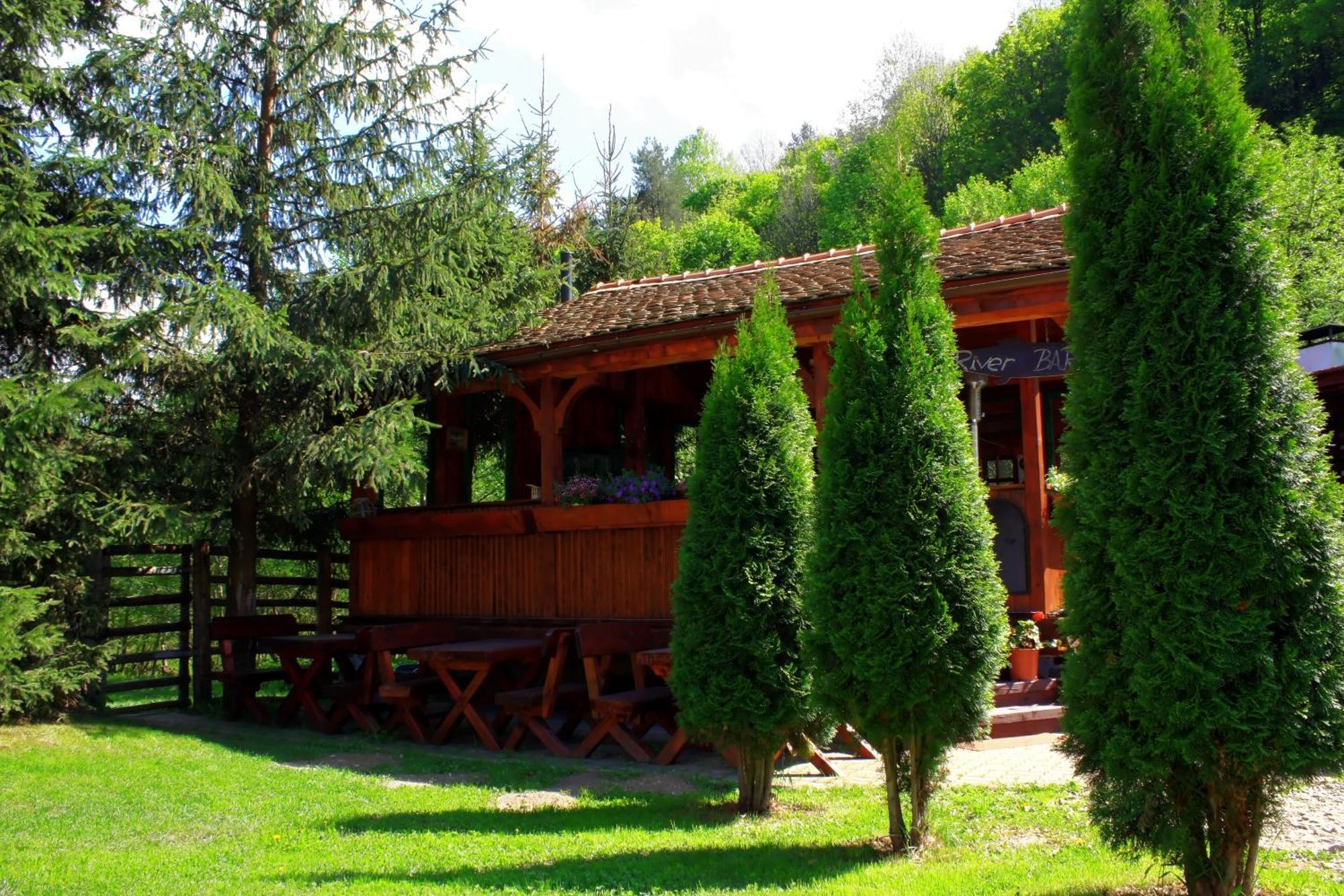 Pensiunea Mai Răşinari Exterior foto
